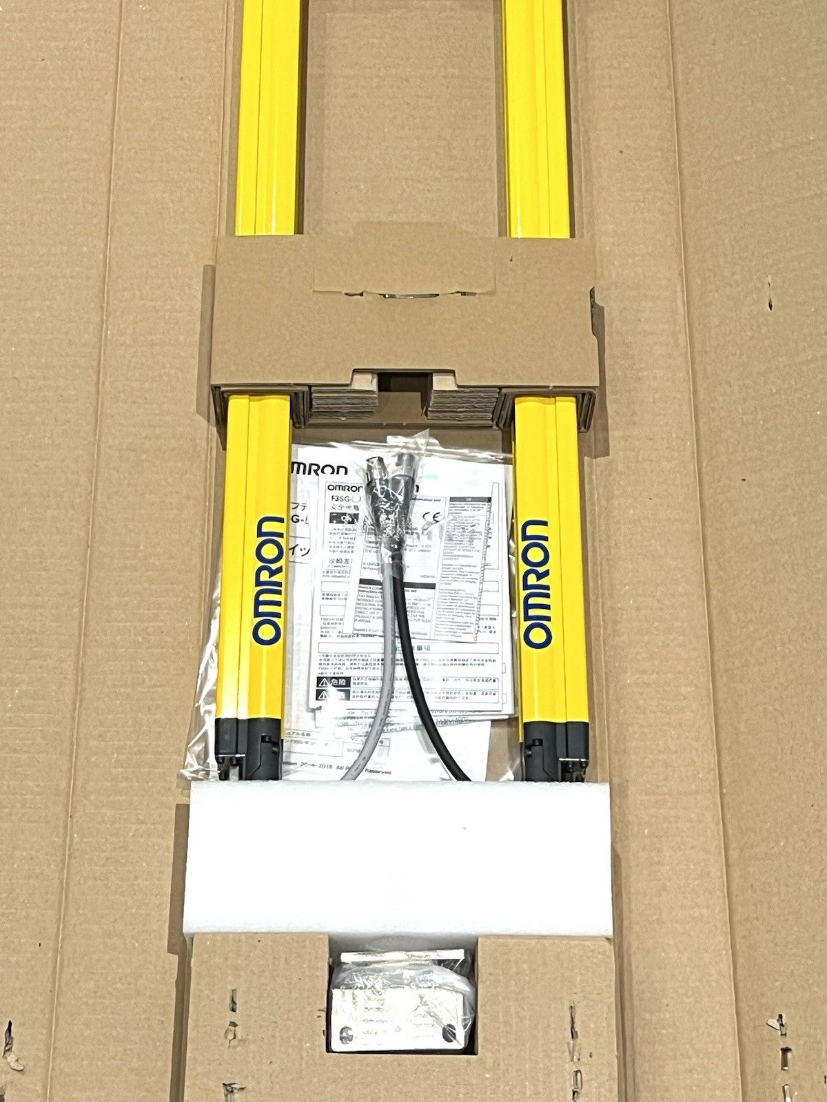 1x OMRON F3SG-4RA0640-14 SAFETY LIGHT CURTAIN F3SG4RA064014
